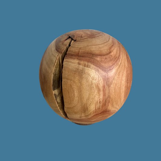 Sfera decorativa artigianale in legno d'olivo scolpita a mano
