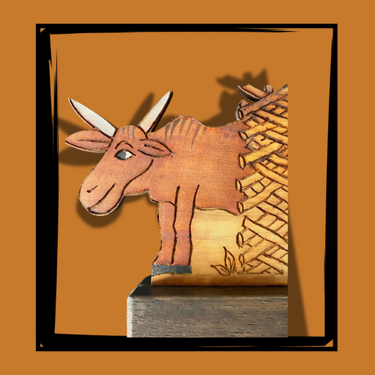 Bue del presepe artigianale in legno d'olivo dipinto a mano, altezza 10 cm
