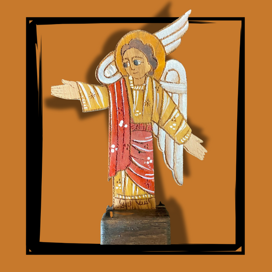 Angelo della Natività in legno d'olivo dipinto a mano, altezza 13 cm
